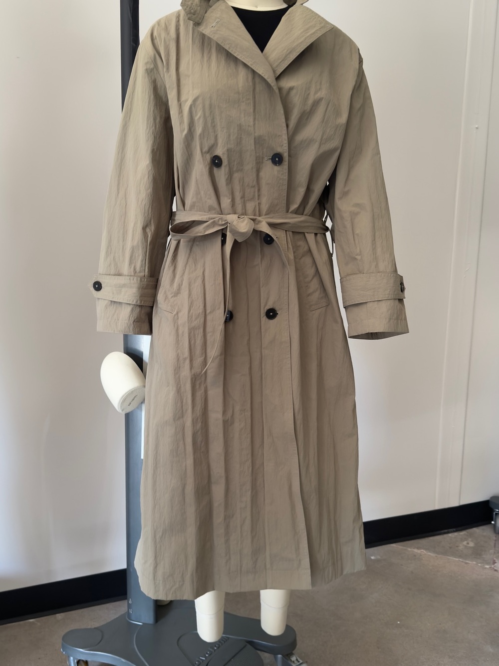 Closed Beige Double-Breasted Trench Coat with Tie Belt-NWT